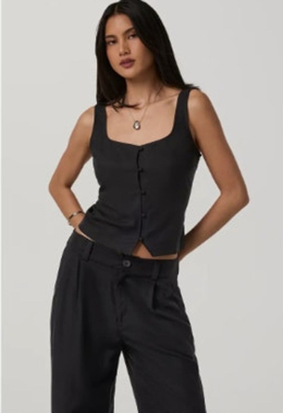 NEW! Vuori 'Trestles' Twill Button Tank in BLACK (XS)